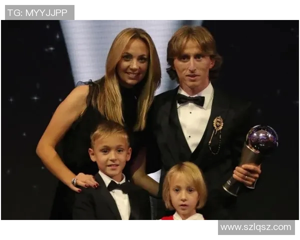 上海足球明星双胞胎兄弟的传奇故事与职业生涯回顾 上海足球明星双胞胎兄弟的传奇故事与职业生涯回顾